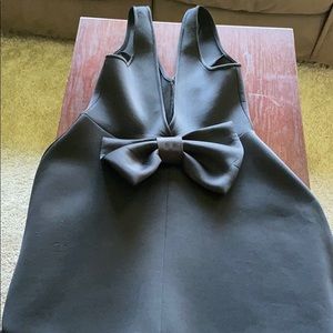 black dress w bow on the back